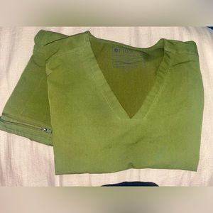 Figs scrub top and pants size Medium in both